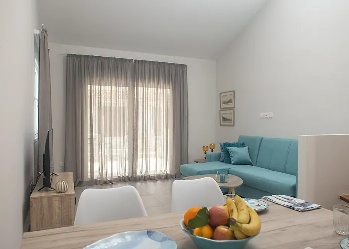 Lovely By The オロクリニ