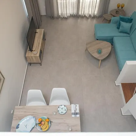 Lovely By The Apartman *