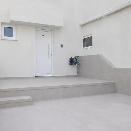 Apartman Lovely By The