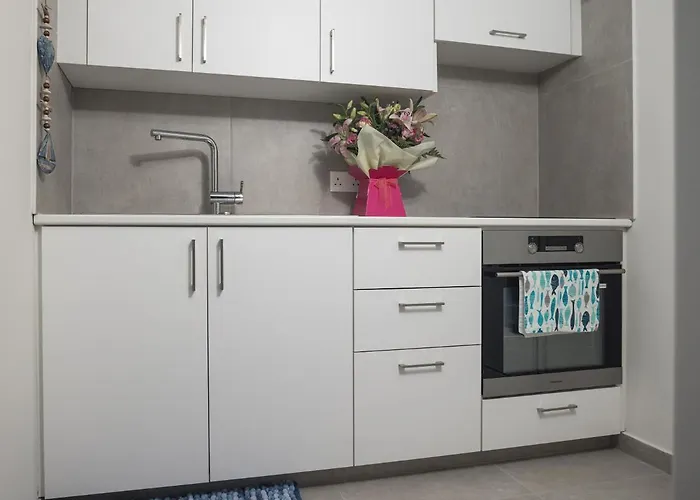 Apartamento Lovely By The